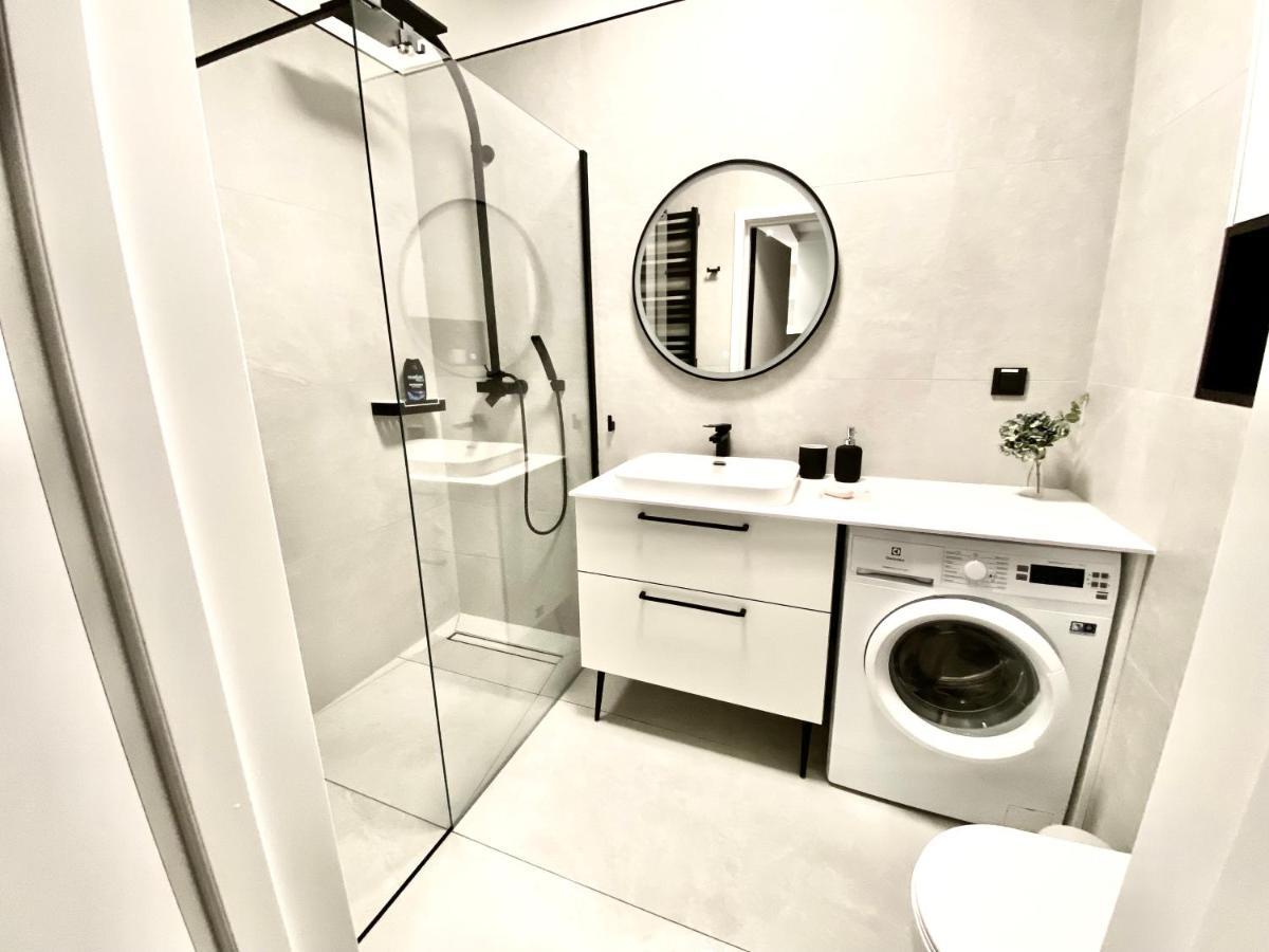 PRZY PLAŻY - z prywatnym ogródkiem REZYDENCJA NIECHORZE Apartamento Exterior foto