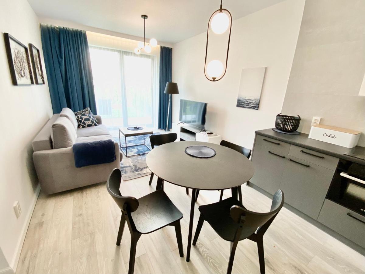 PRZY PLAŻY - z prywatnym ogródkiem REZYDENCJA NIECHORZE Apartamento Exterior foto